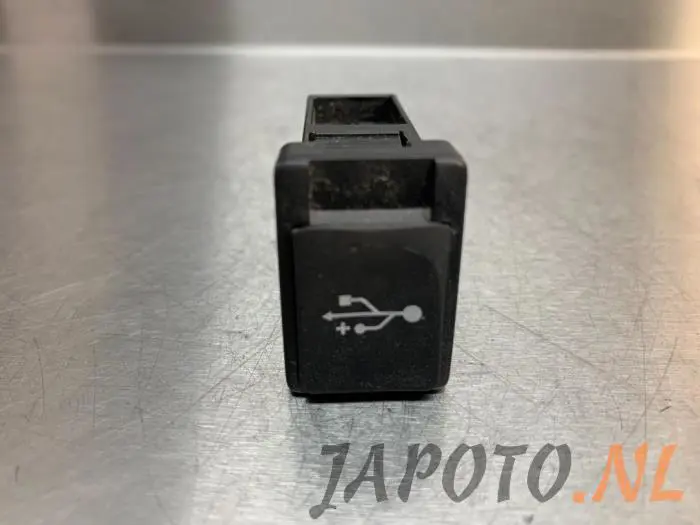 AUX / USB-Anschluss Toyota Yaris