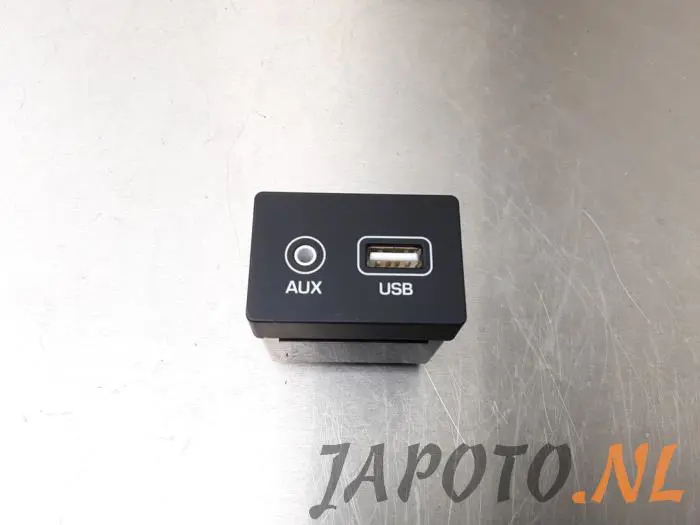 AUX/USB aansluiting Hyundai I20