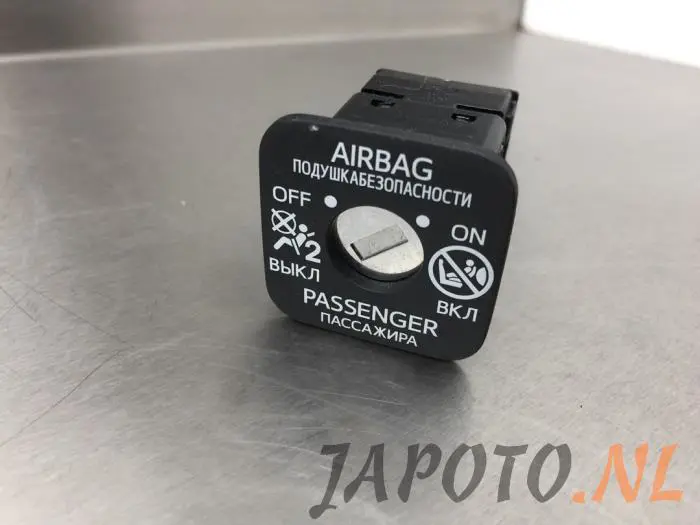 Airbag Slot Toyota Rav-4