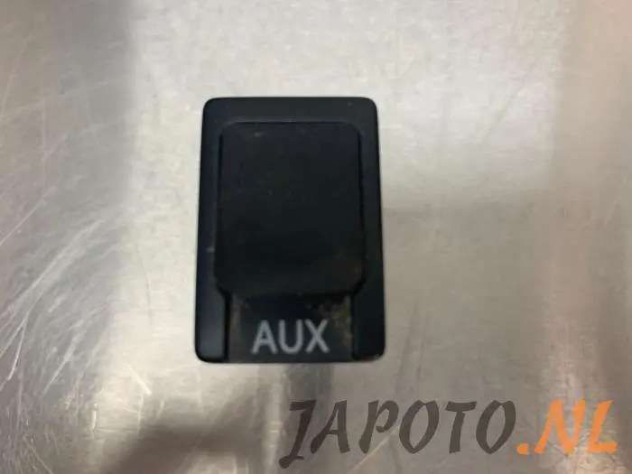 AUX / USB-Anschluss Toyota Rav-4