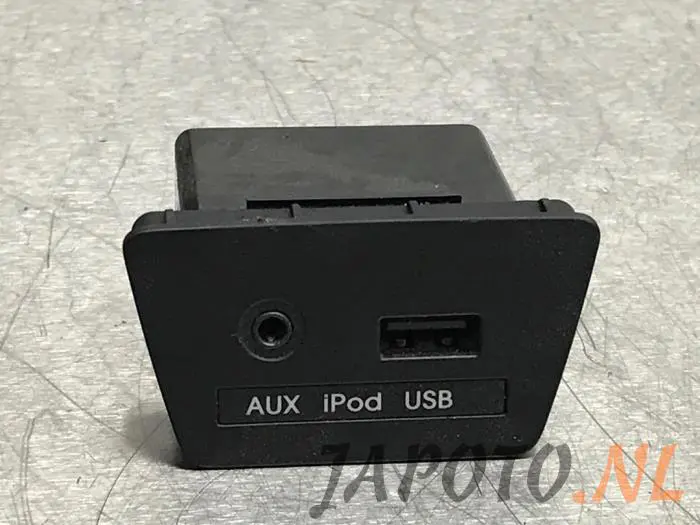 AUX/USB aansluiting Hyundai IX35