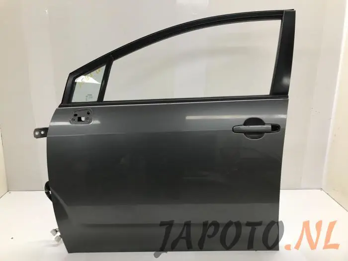 Tür 4-türig links vorne Toyota Corolla Verso