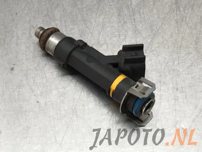 Injector (benzine injectie) Mazda 6.