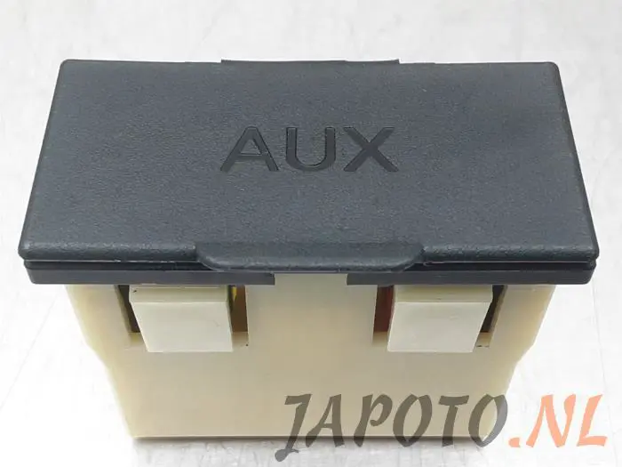 AUX / USB-Anschluss Mitsubishi Lancer