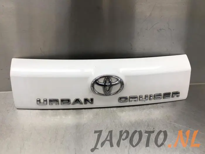 Sierlijst achterklep Toyota Urban Cruiser