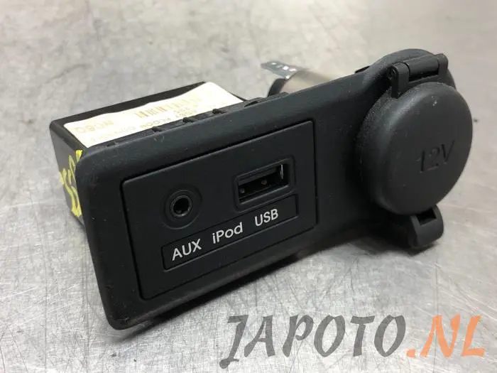 AUX / USB-Anschluss Kia Venga