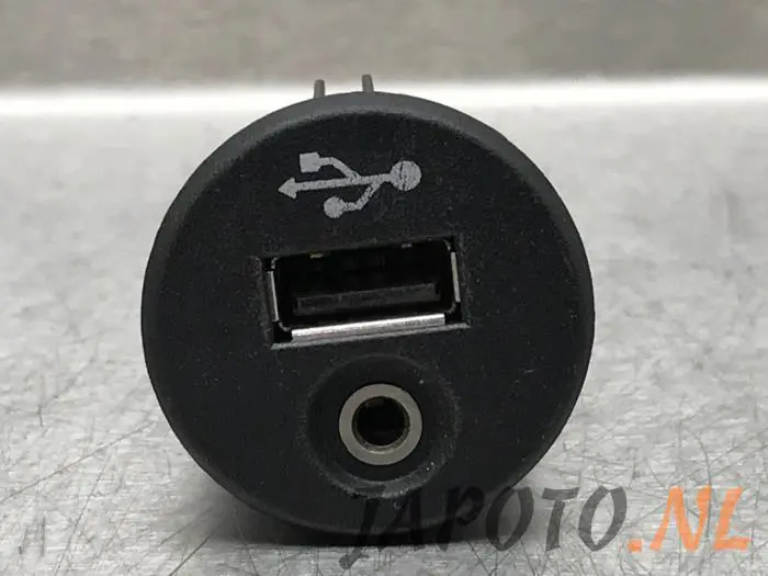 AUX/USB aansluiting Nissan Juke