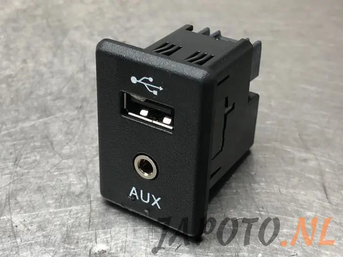 AUX / USB-Anschluss Nissan X-Trail