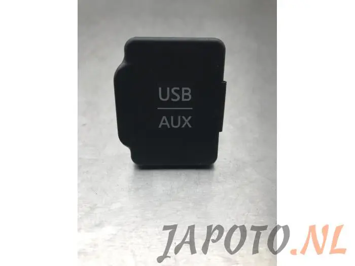 AUX/USB aansluiting Nissan Micra