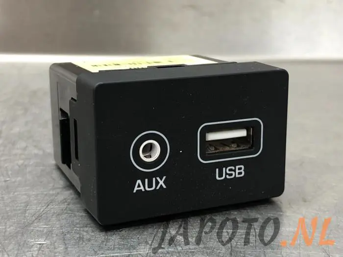 AUX / USB-Anschluss Hyundai I20
