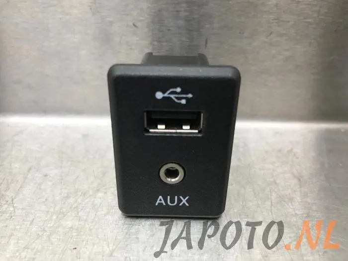 AUX/USB aansluiting Nissan Micra