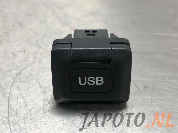 AUX/USB aansluiting Honda Civic
