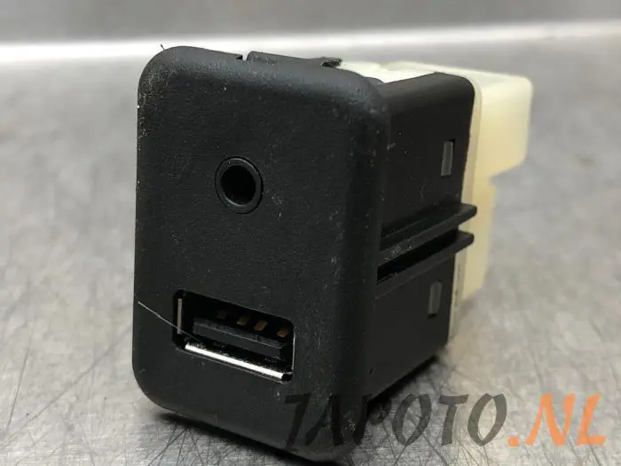 AUX / USB-Anschluss Chevrolet Aveo