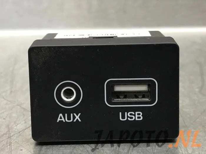 AUX/USB aansluiting Hyundai I20