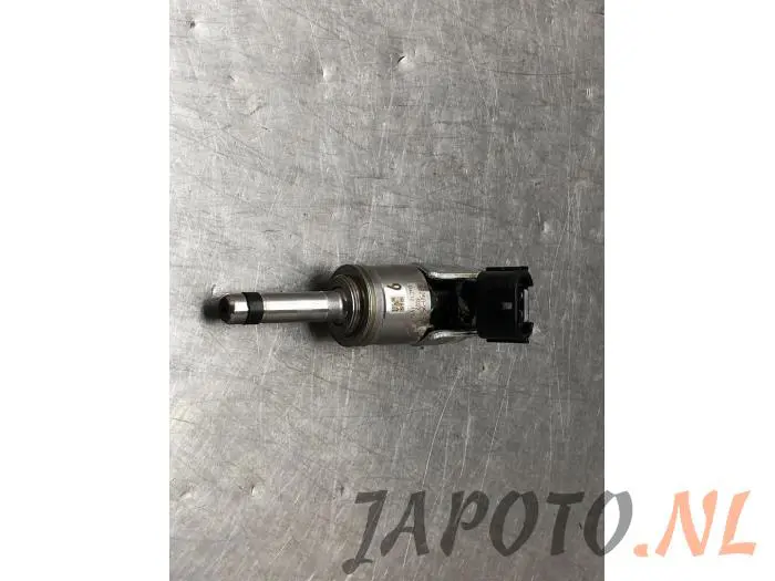 Injector (benzine injectie) Toyota Rav-4