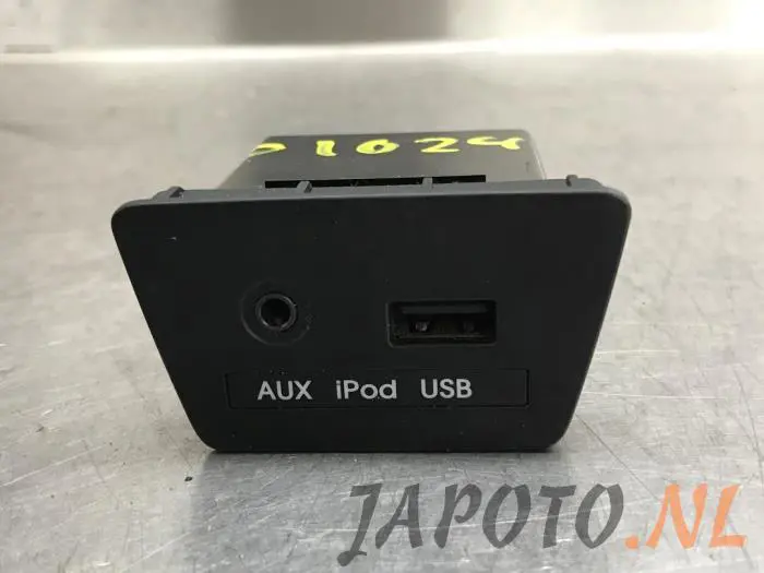 AUX/USB aansluiting Hyundai IX35
