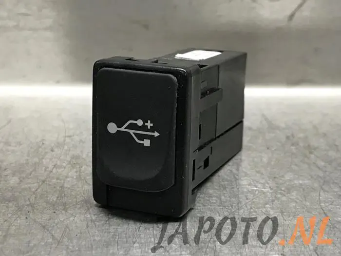 AUX / USB-Anschluss Toyota Yaris