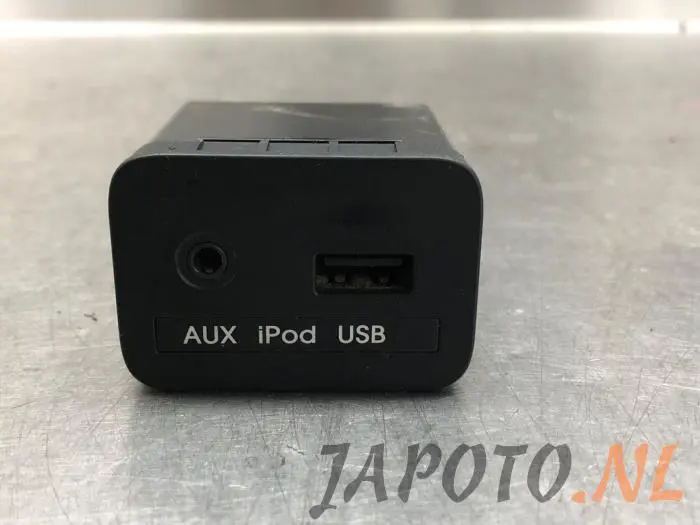 AUX/USB aansluiting Kia Sportage
