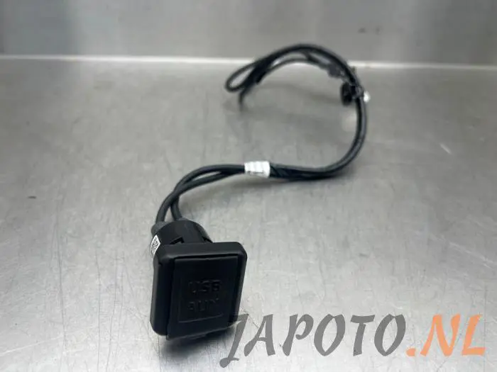 AUX/USB aansluiting Suzuki Baleno