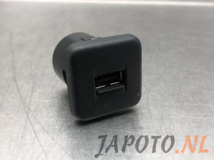 AUX / USB-Anschluss Suzuki Swift